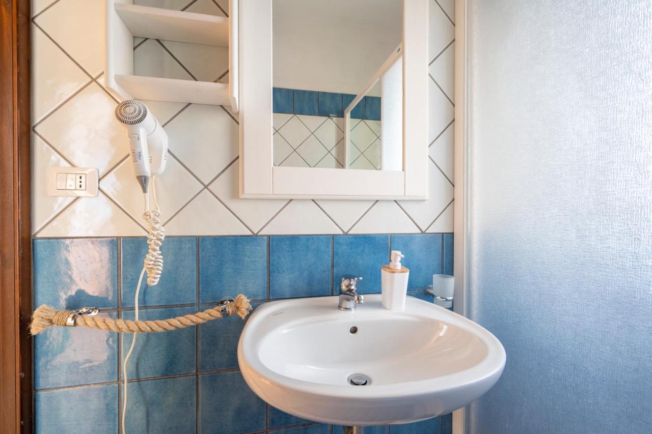 Bed and Breakfast Le Tre Sirene Porto Cesareo Exterior foto